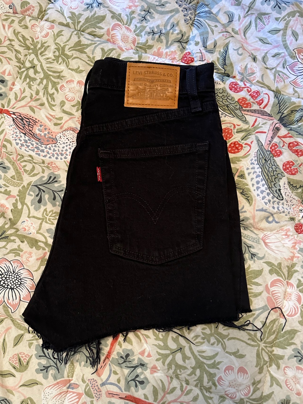 Levi's Black Women's Slim Straight Shorts